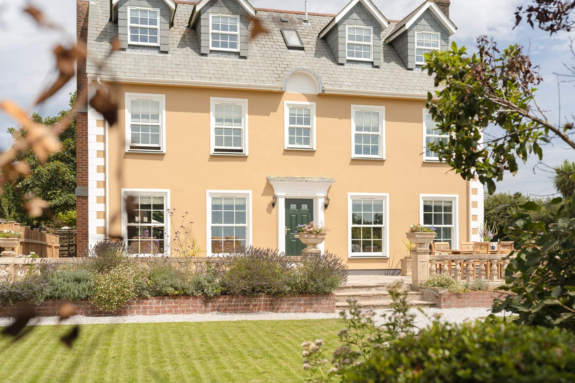 A magnificent Cornish farmhouse, this home is a memorable place for unforgettable stays.