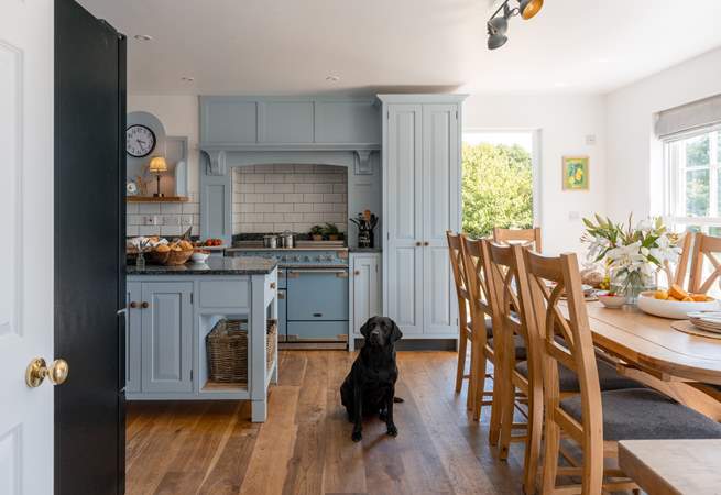 Leisurely breakfasts or celebratory dinners, this spacious area brings everyone together.
