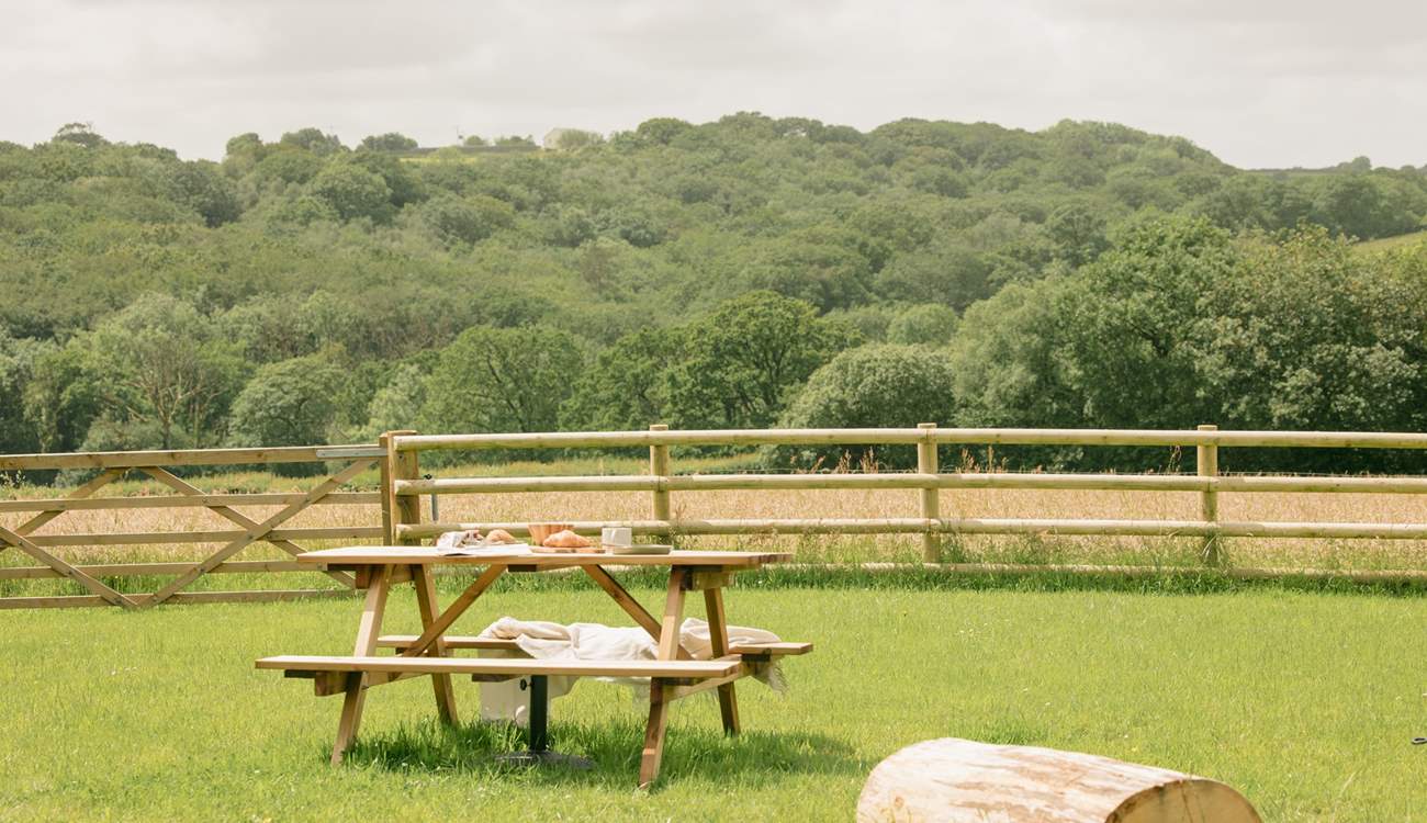 Enjoy al fresco breakfasts in total peace and tranquility. 