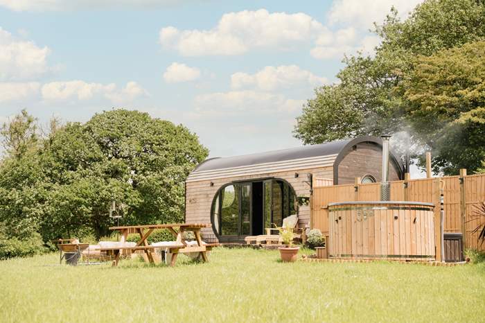Ebony is a Dog friendly cabin for two, with a wood-fired hot tub in Holsworthy, Devon.