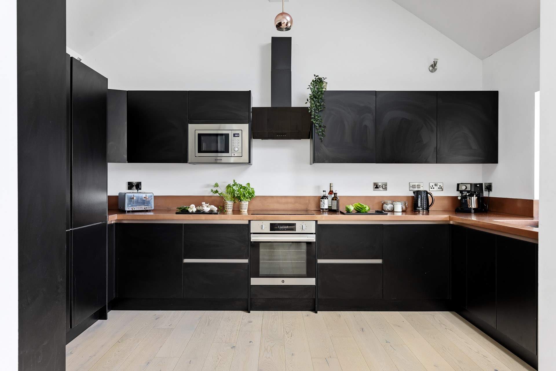 Rustle up holiday feasts in the kitchen.