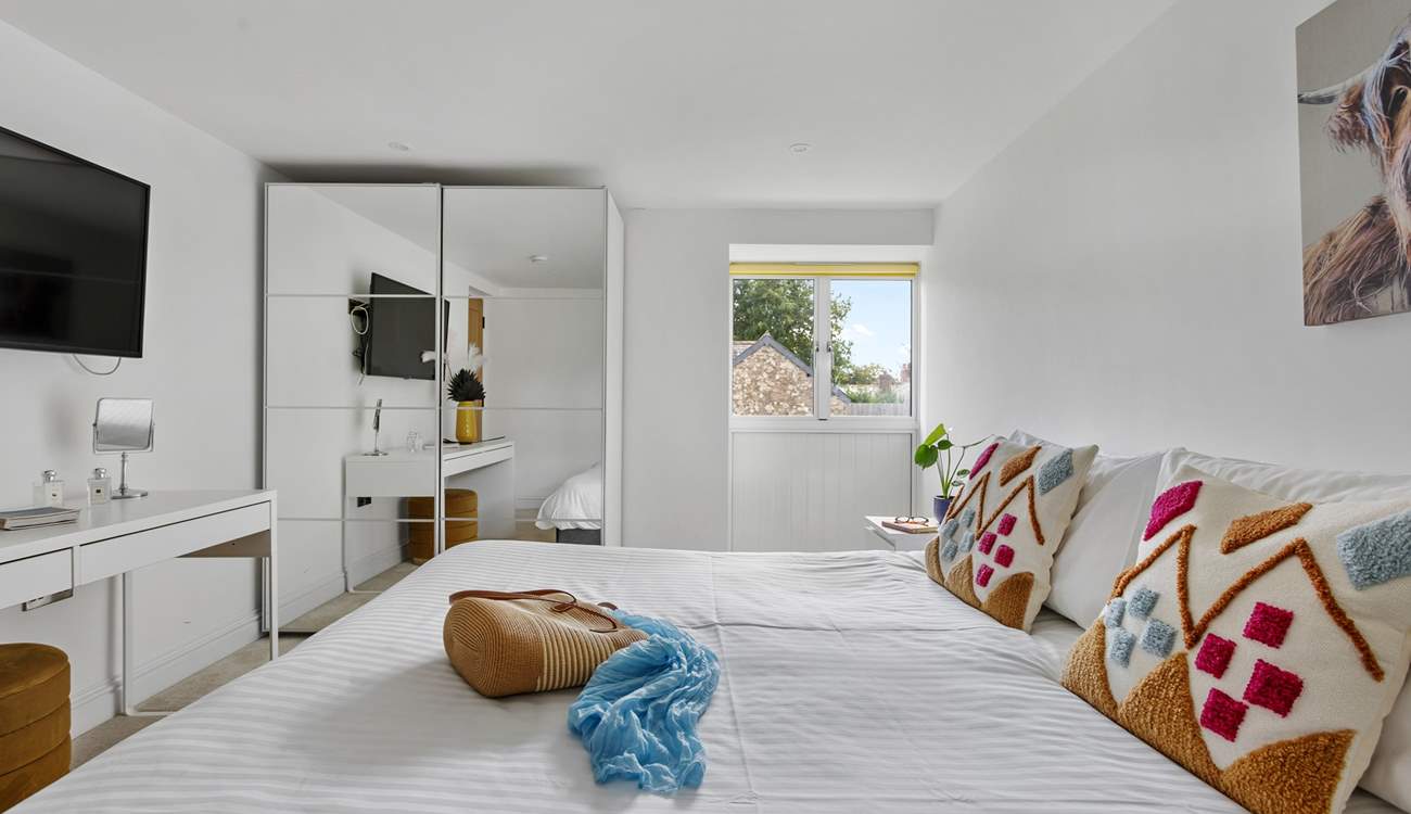 'Zip and link' beds are the order of the day in the fourth bedroom. They can be made up as a super-king bed or twin beds - the choice is yours.