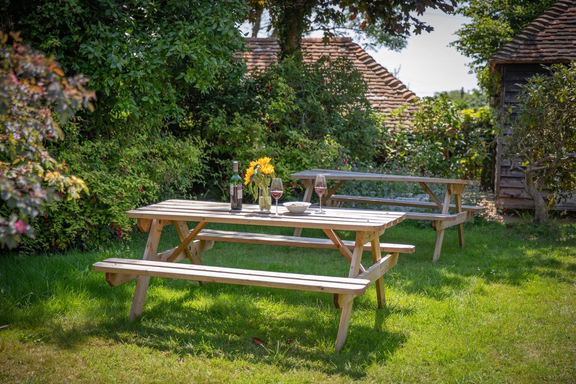 Lots of seating areas in the garden.