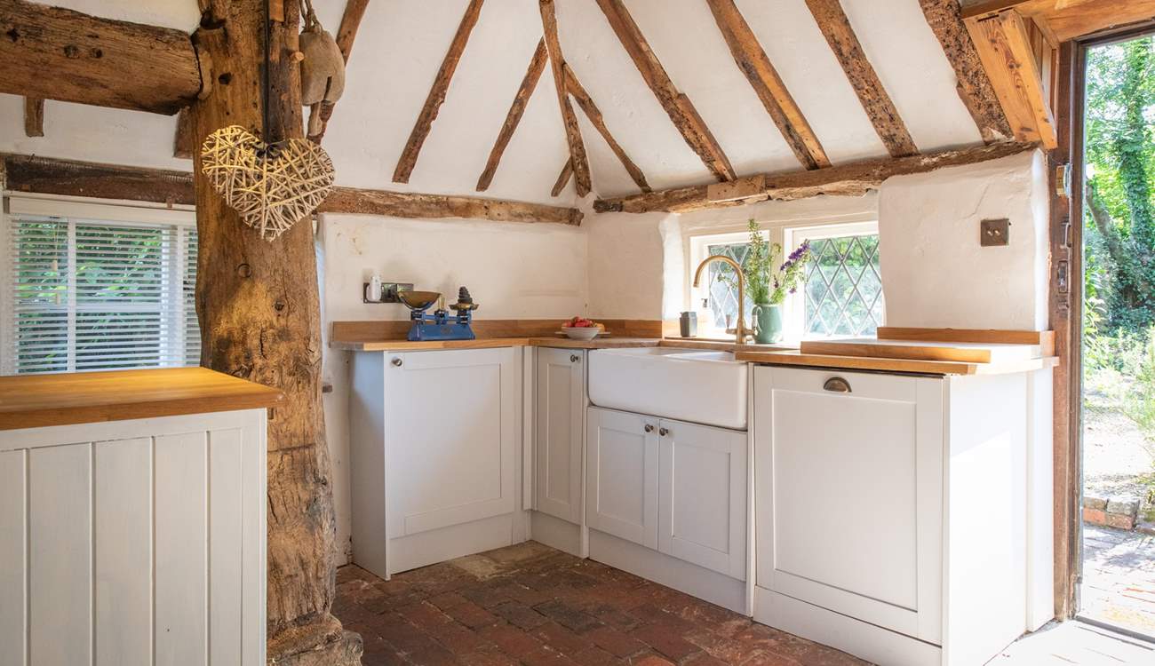 This kitchen has many lovely features.