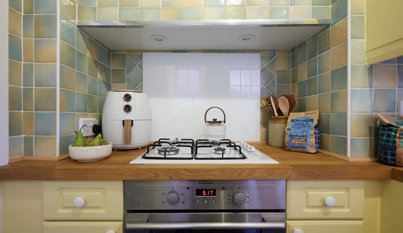 Sunny palette choices throughout this coastal home...