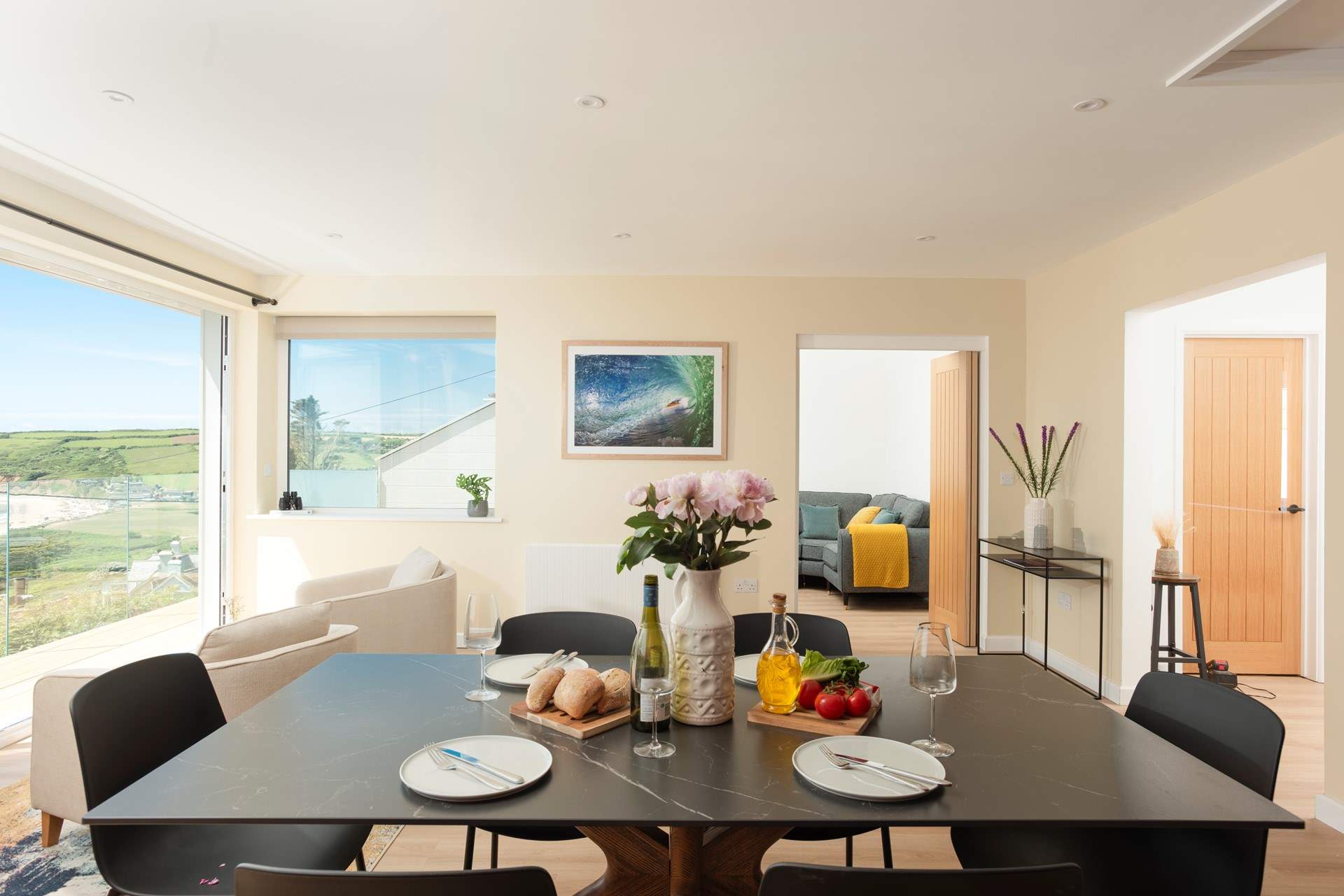 Gather round the dining-table and savour the spectacular views.