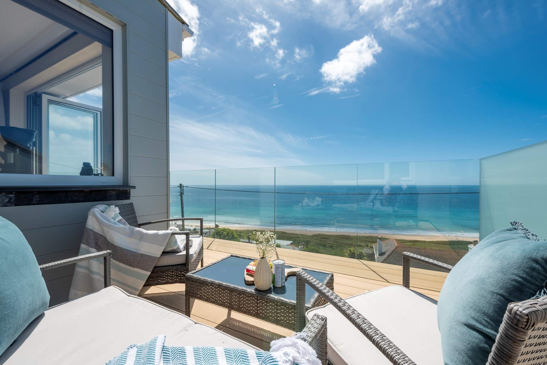Horizons is picture perfect to capture those special holiday memories, here is the stunning view from the balcony.
