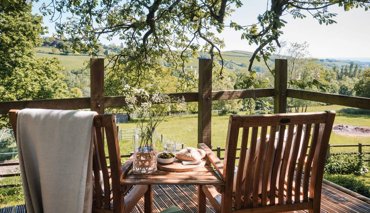 What a gorgeous spot to sit with a good book.