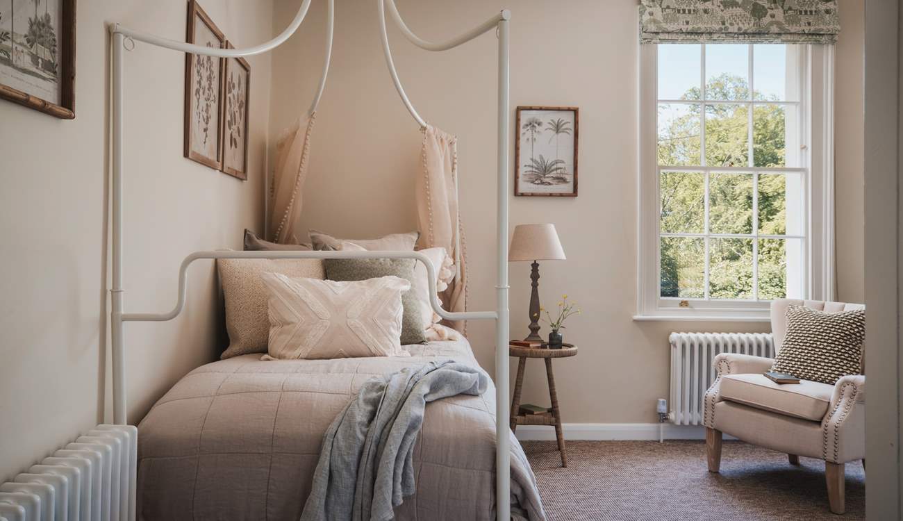 Bedroom 2 is home to this beautiful single bed offering flexible sleeping arrangements...