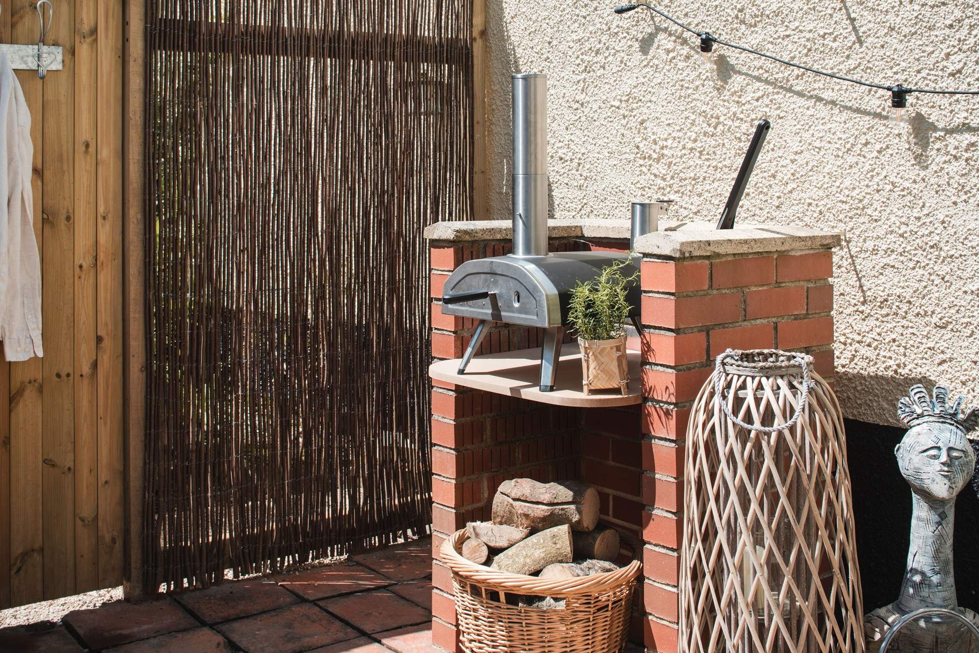 Fire up the pizza oven and enjoy cooking al fresco.