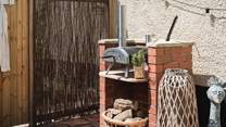 Fire up the pizza oven and enjoy cooking al fresco.
