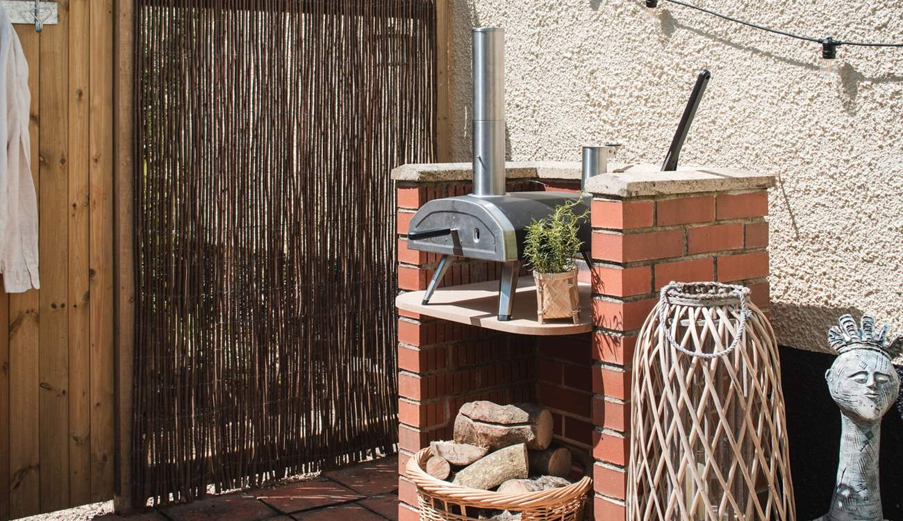 Fire up the pizza oven and enjoy cooking al fresco.