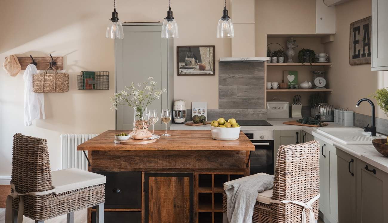 The kitchen provides all you will need to rustle up those holiday feasts.