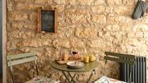 What a perfect spot for a tasty breakfast whilst planning the day ahead.