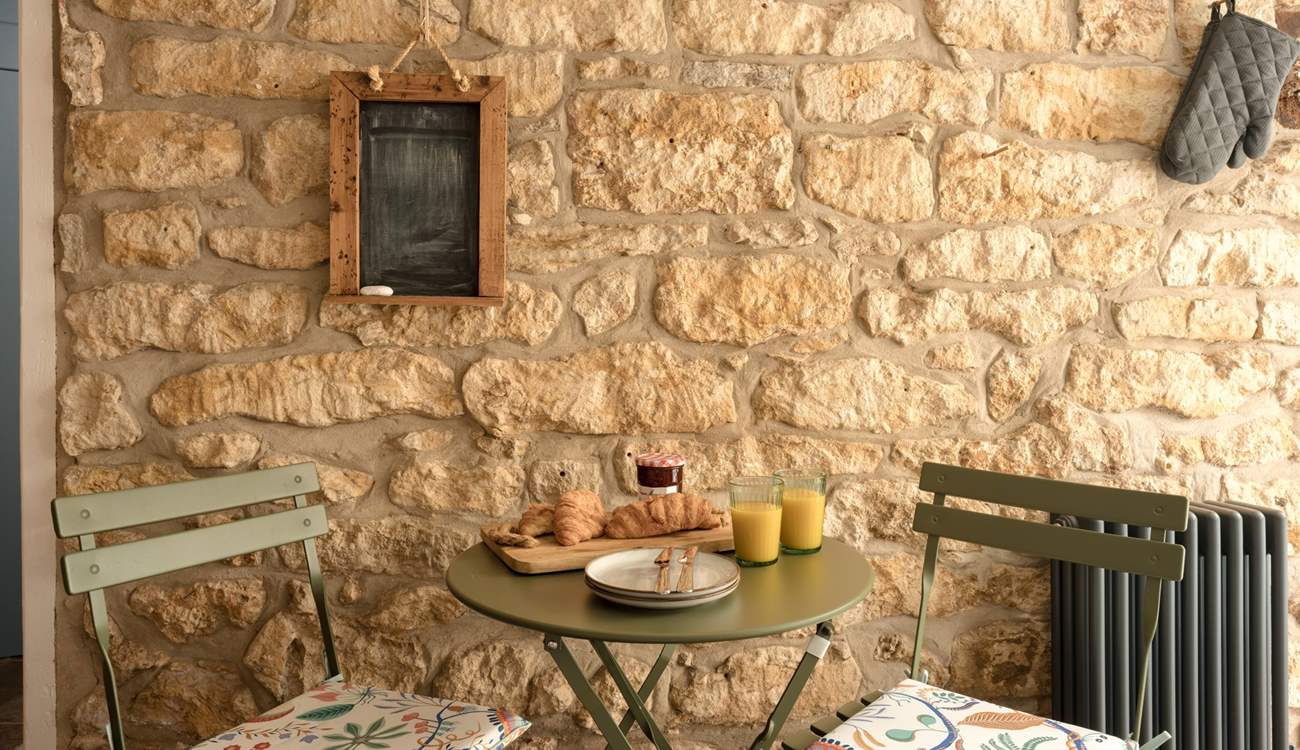 What a perfect spot for a tasty breakfast whilst planning the day ahead.