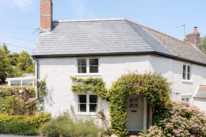 Primrose Cottage is a 2 bedroom, dog friendly self catering cottage in Bridport, Dorset.