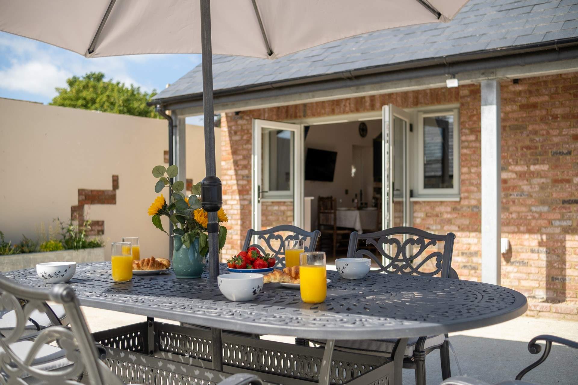 Breakfast on the patio!