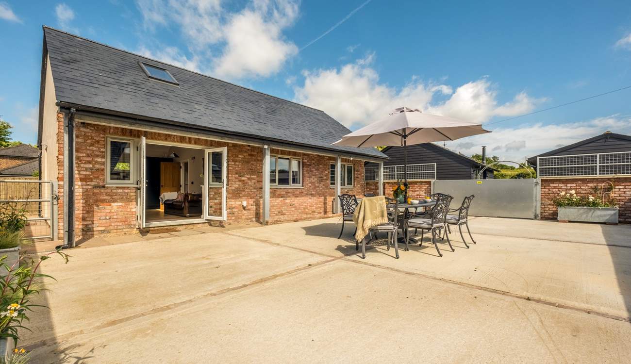 The courtyard is enclosed, perfect for those with small children and dogs.