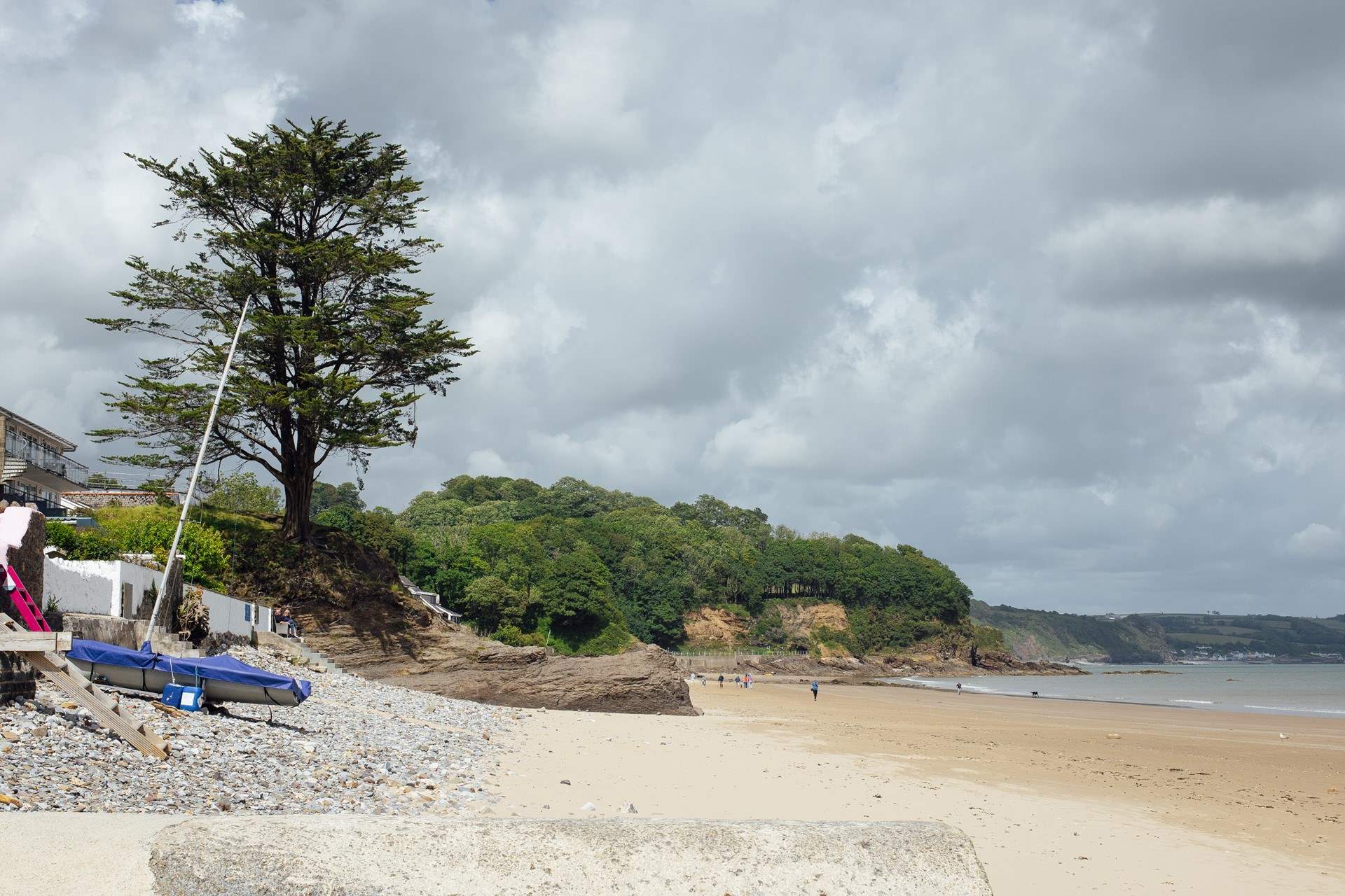 Step down from the garden and find your spot on the beach. Bliss. 