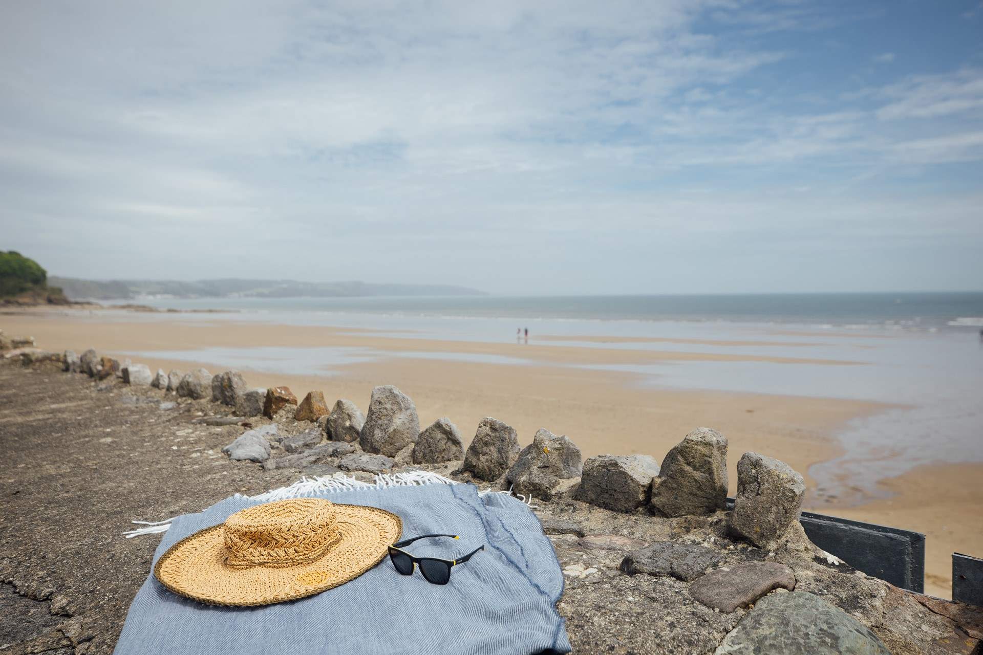 Soak up the sea air and far reaching coastal views from the garden wall. 