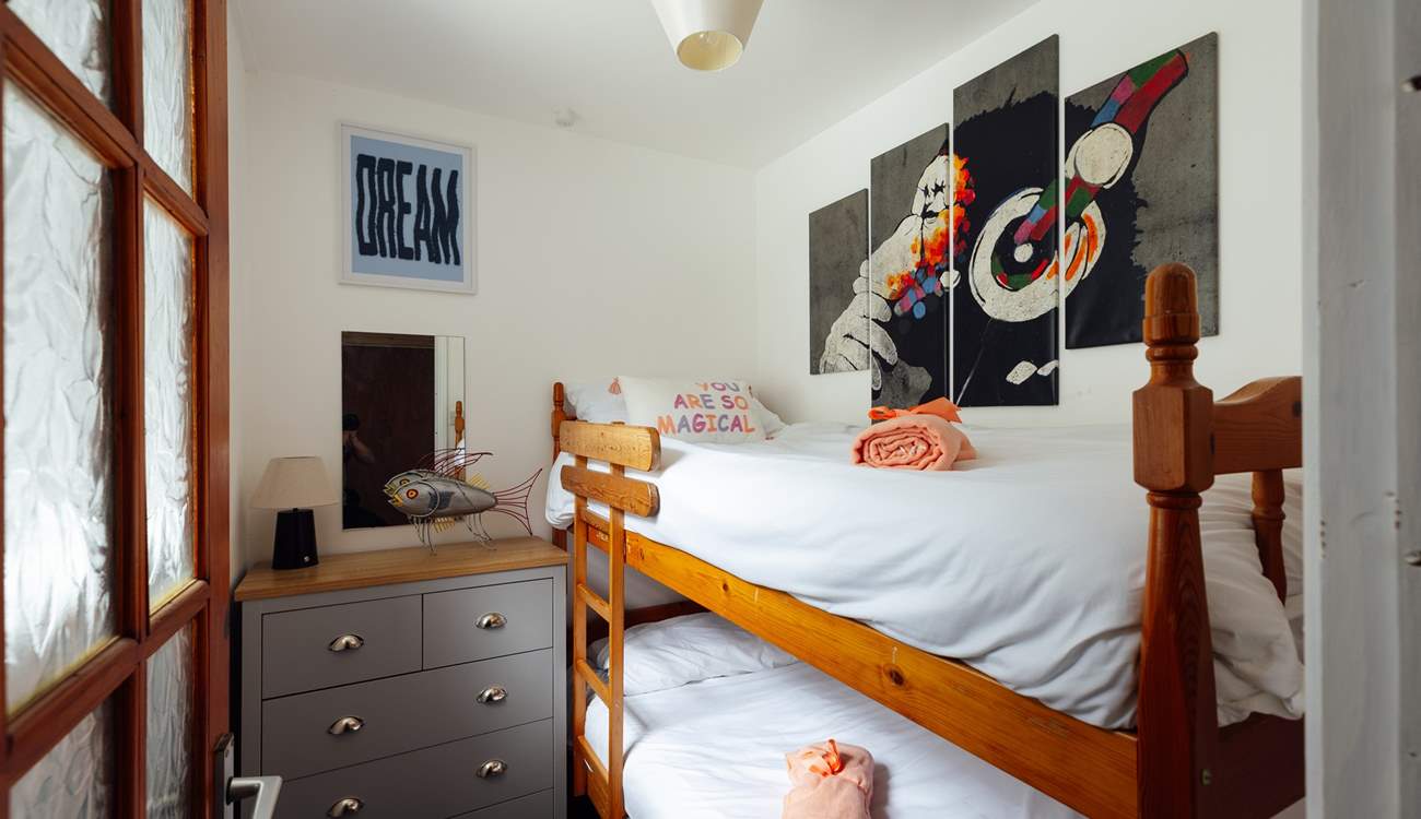 You choose, top or bottom bunk. 