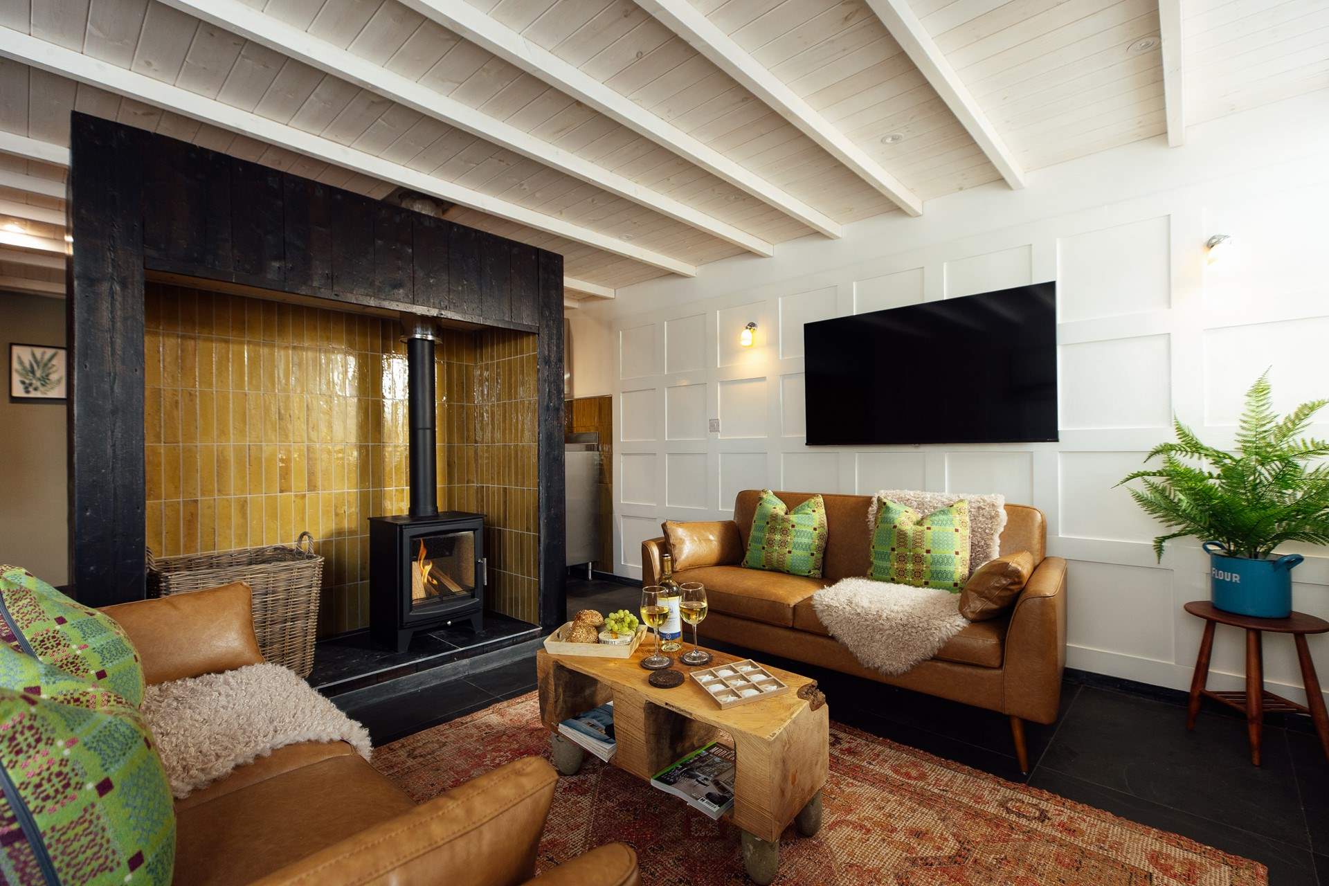 Soak up the warming Welsh vibe in stylish Canol.