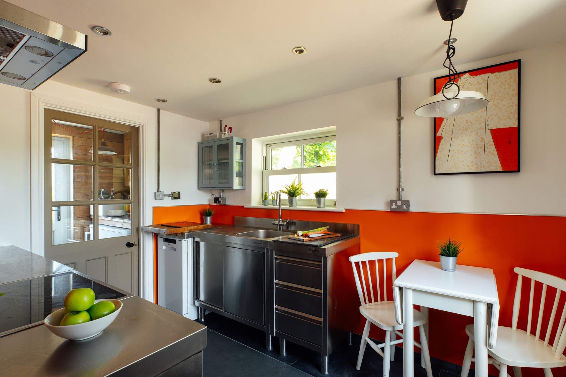 The chef will love the contemporary, bright kitchen in Nol, which leads in to the utility-room, shower-room and large patio-area with hot tub and sauna. 