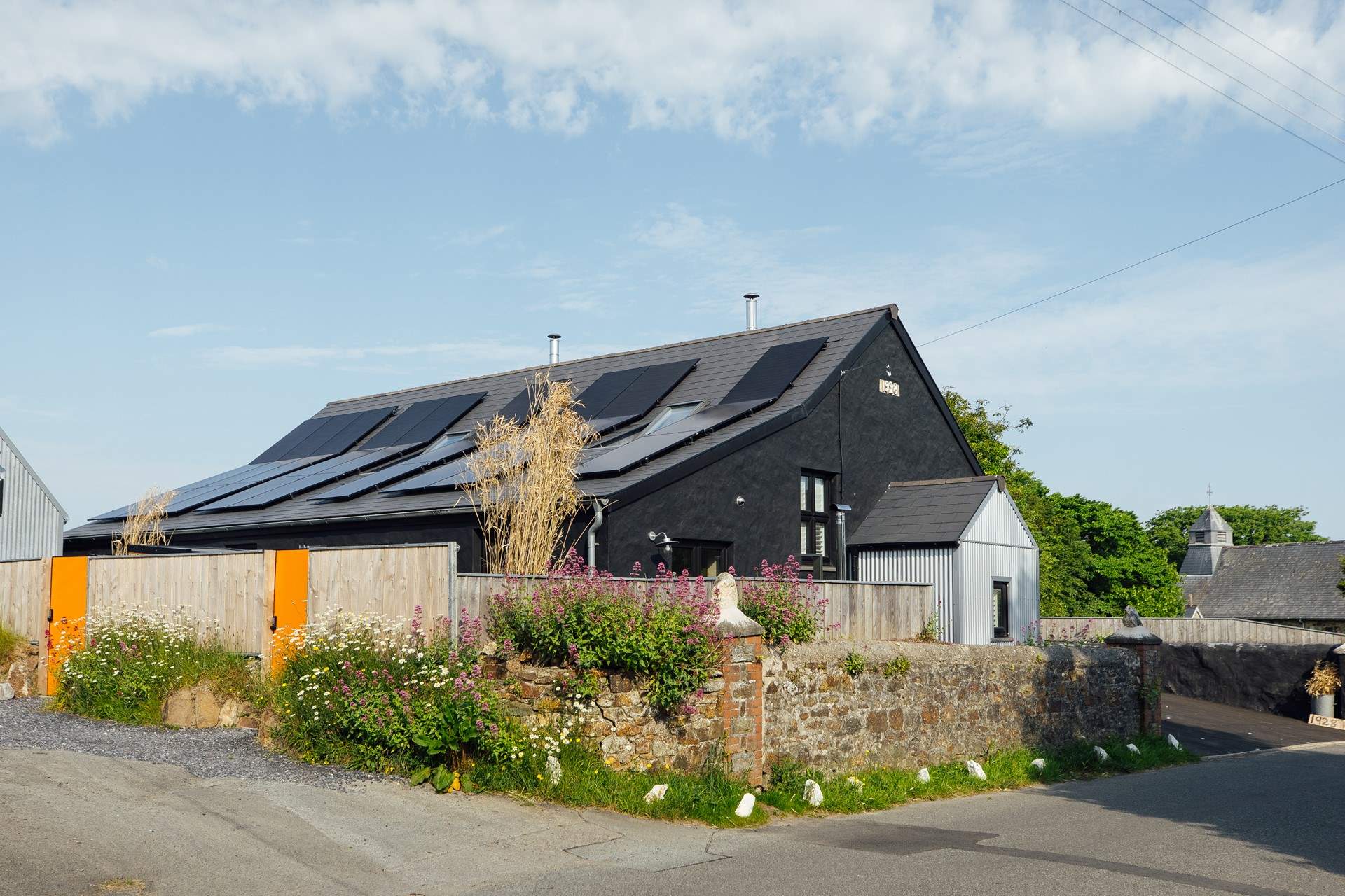 Every detail has been considered for your stay. Plenty of parking, EV chargers, (payable to owner) extra logs available on site, payable via BACS to the owner (details on site). 