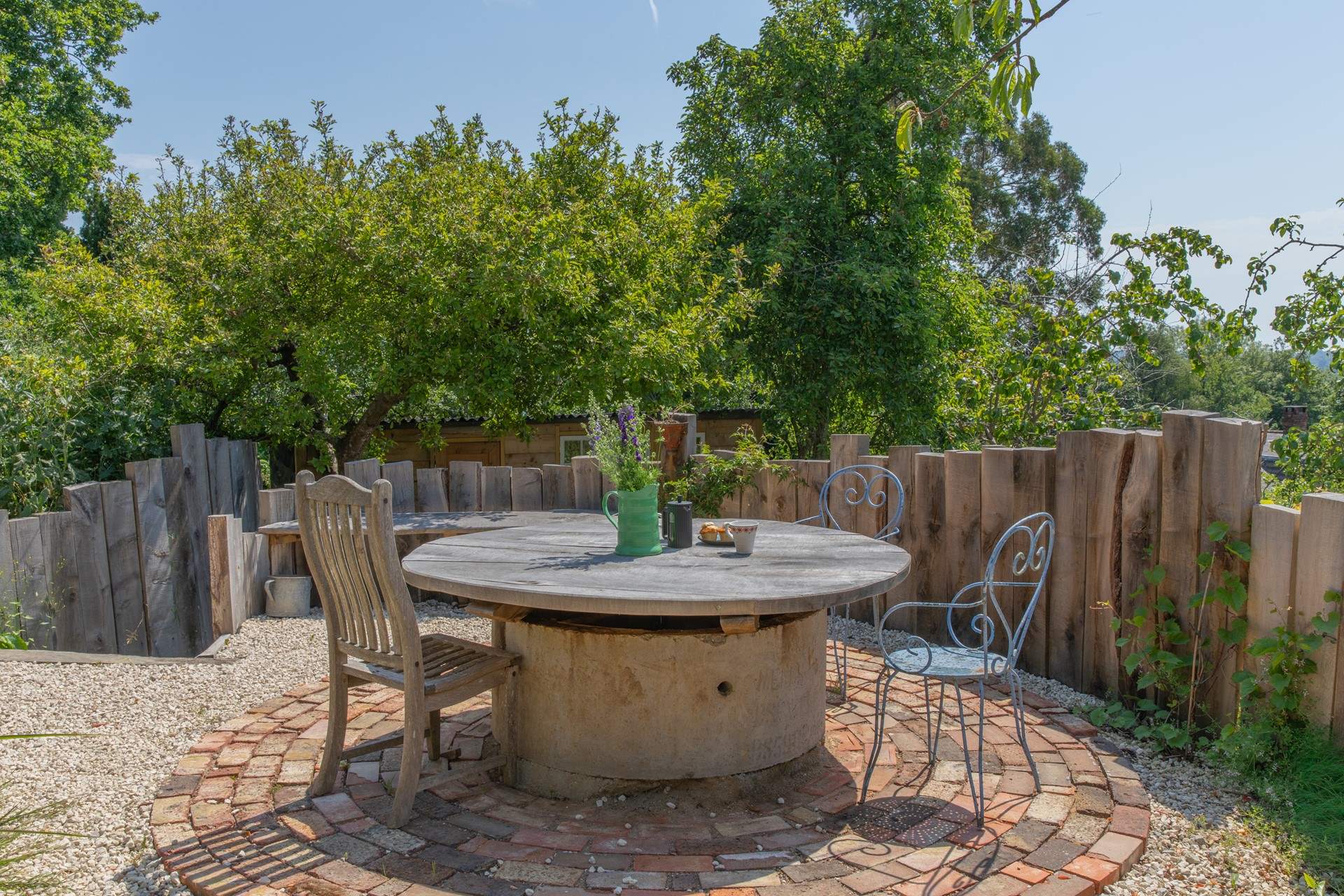Al fresco dining in peaceful surroundings.