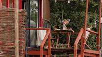 Enjoy your meals on the covered terrace for al fresco dining surrounded by total tranquility.