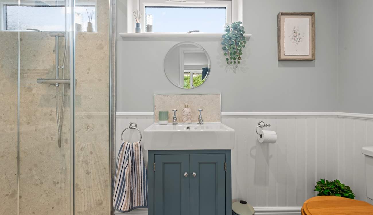 There's a separate shower-room just across from bedroom 2 so no queuing for the shower here!