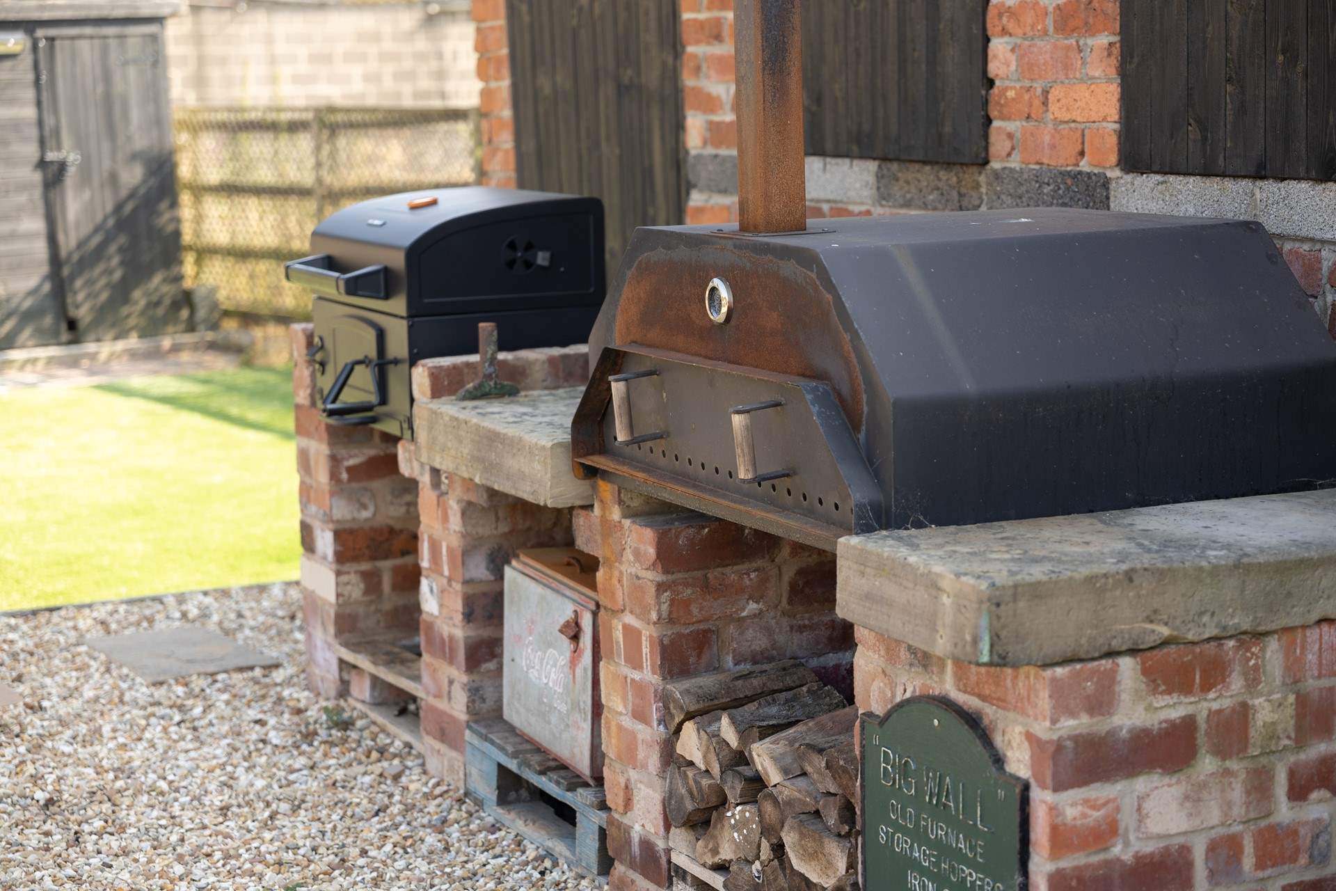 For a special meal why not try out the pizza oven or the outdoor barbecue.
