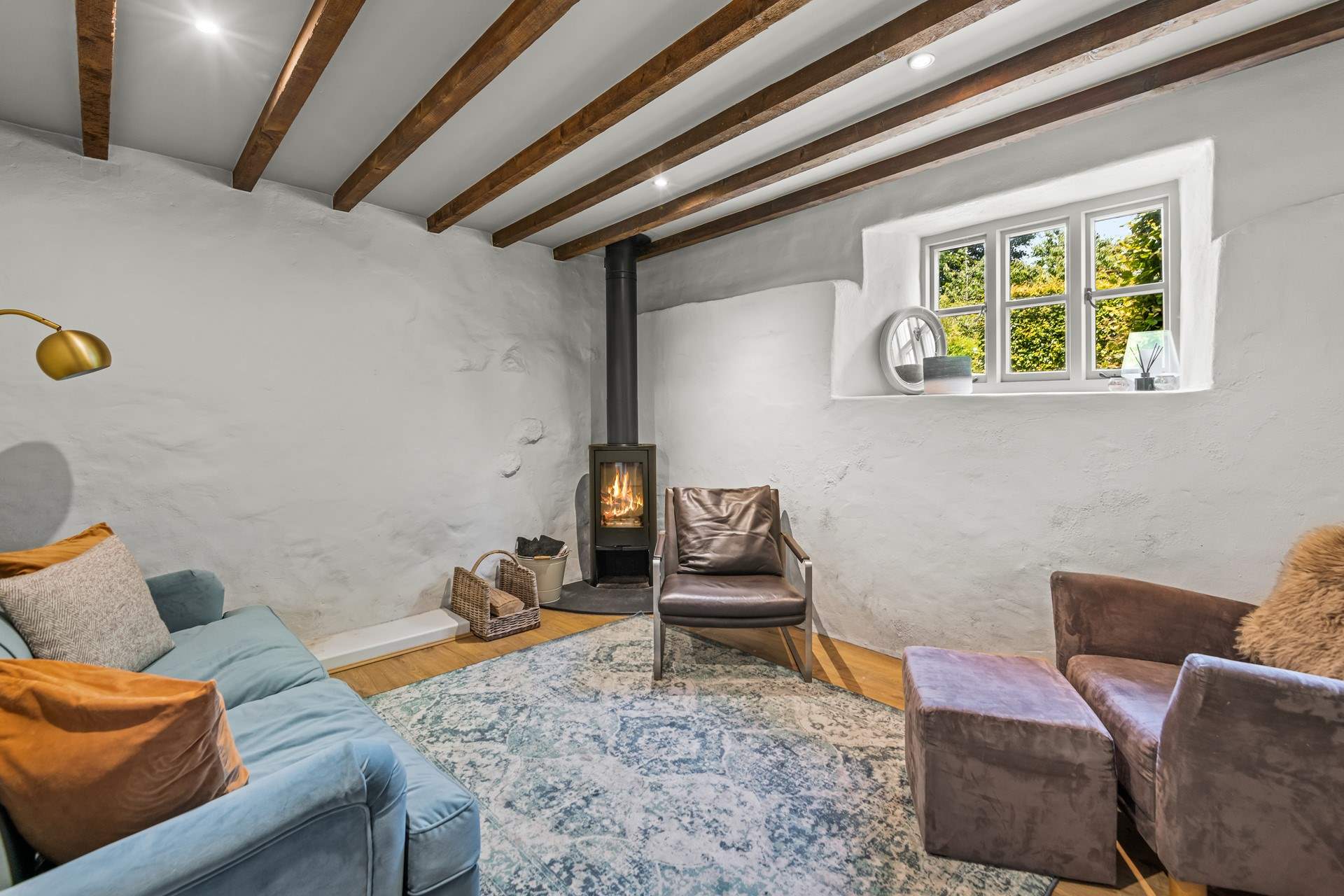 Just off the entrance hall you have this delightful snug. Perfect for disappearing to with a good book.