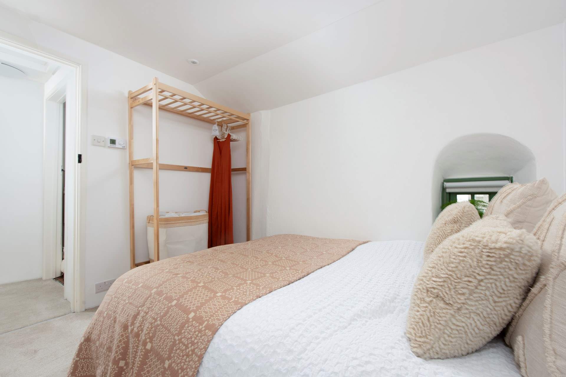The calm and tranquil bedroom. 