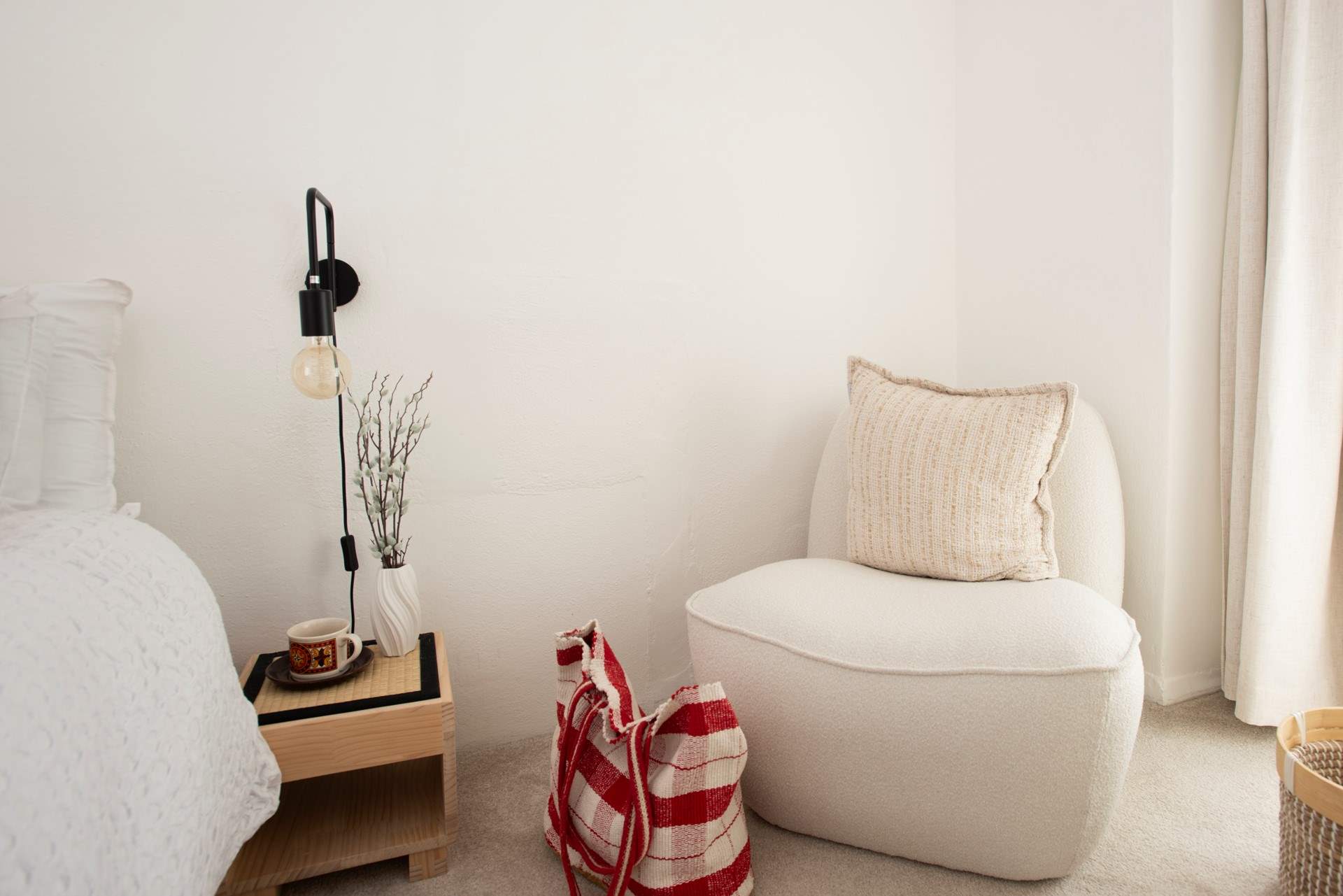 A cosy reading nook in the bedroom. 
