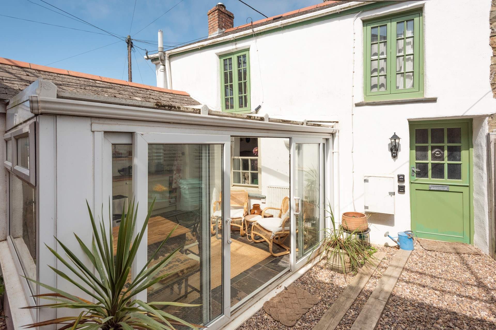 Welcome to Porto Cottage. 