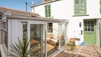 Welcome to Porto Cottage. 
