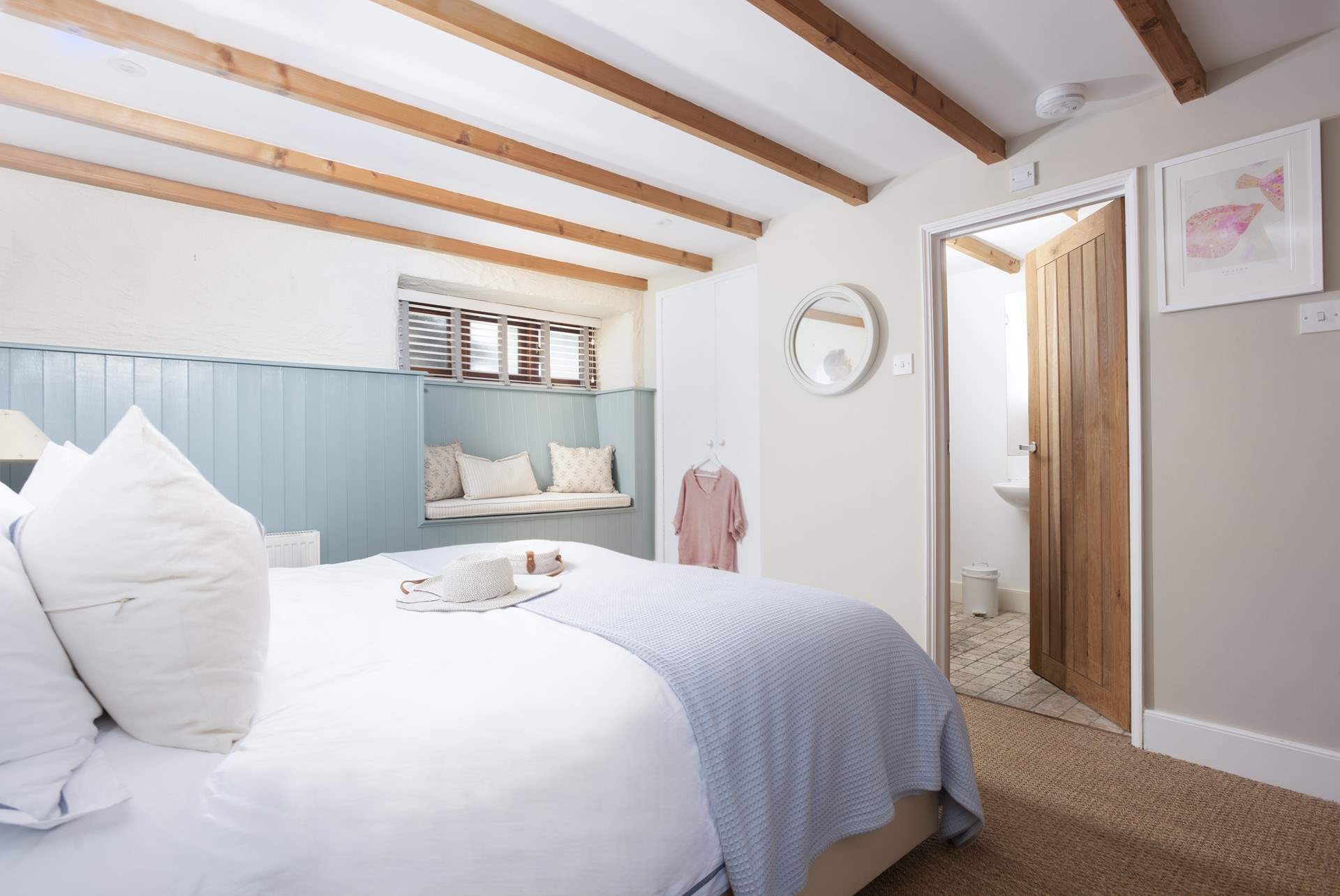 A soothing coastal palette. 