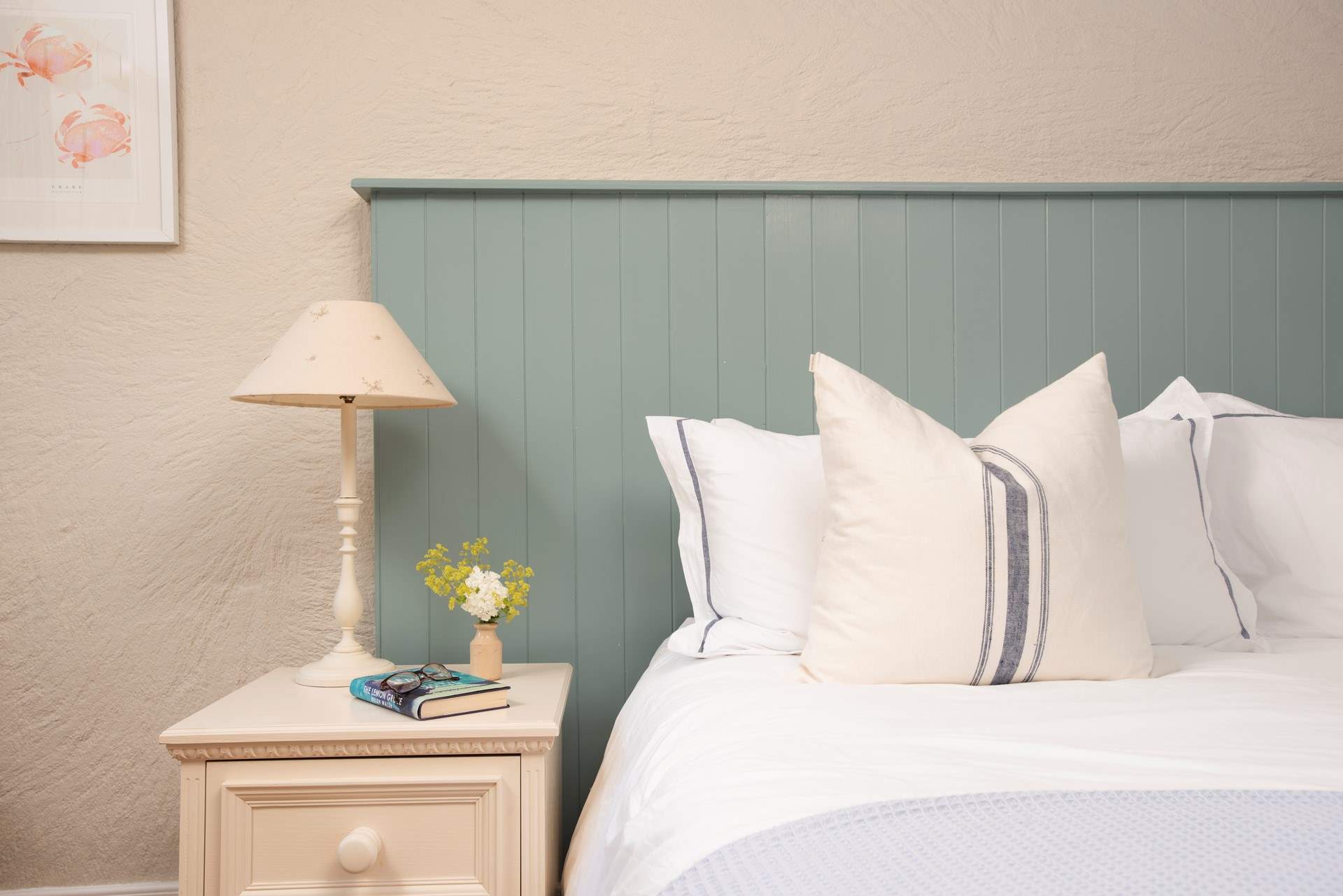 A wonderfully calming room , beautifully presented.