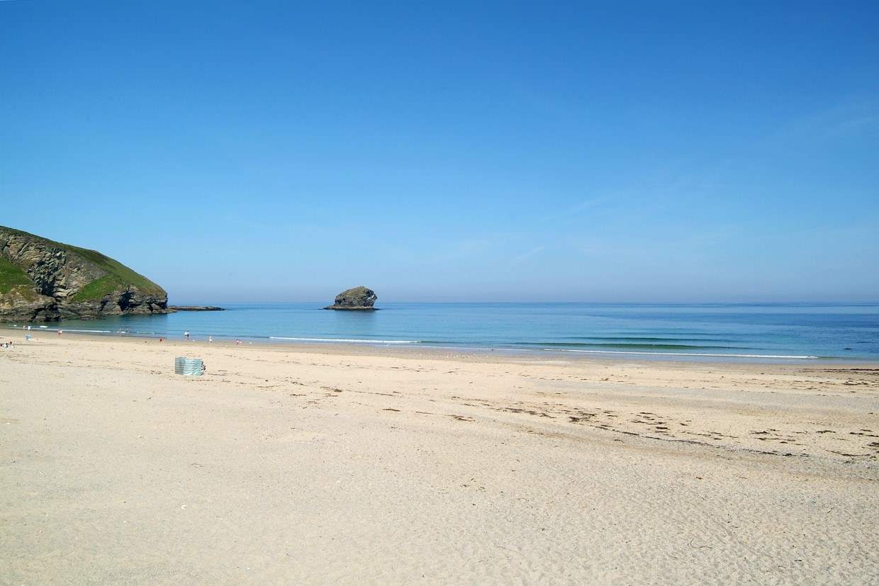 The beautiful sandy shores of Portreath are a short drive away.
