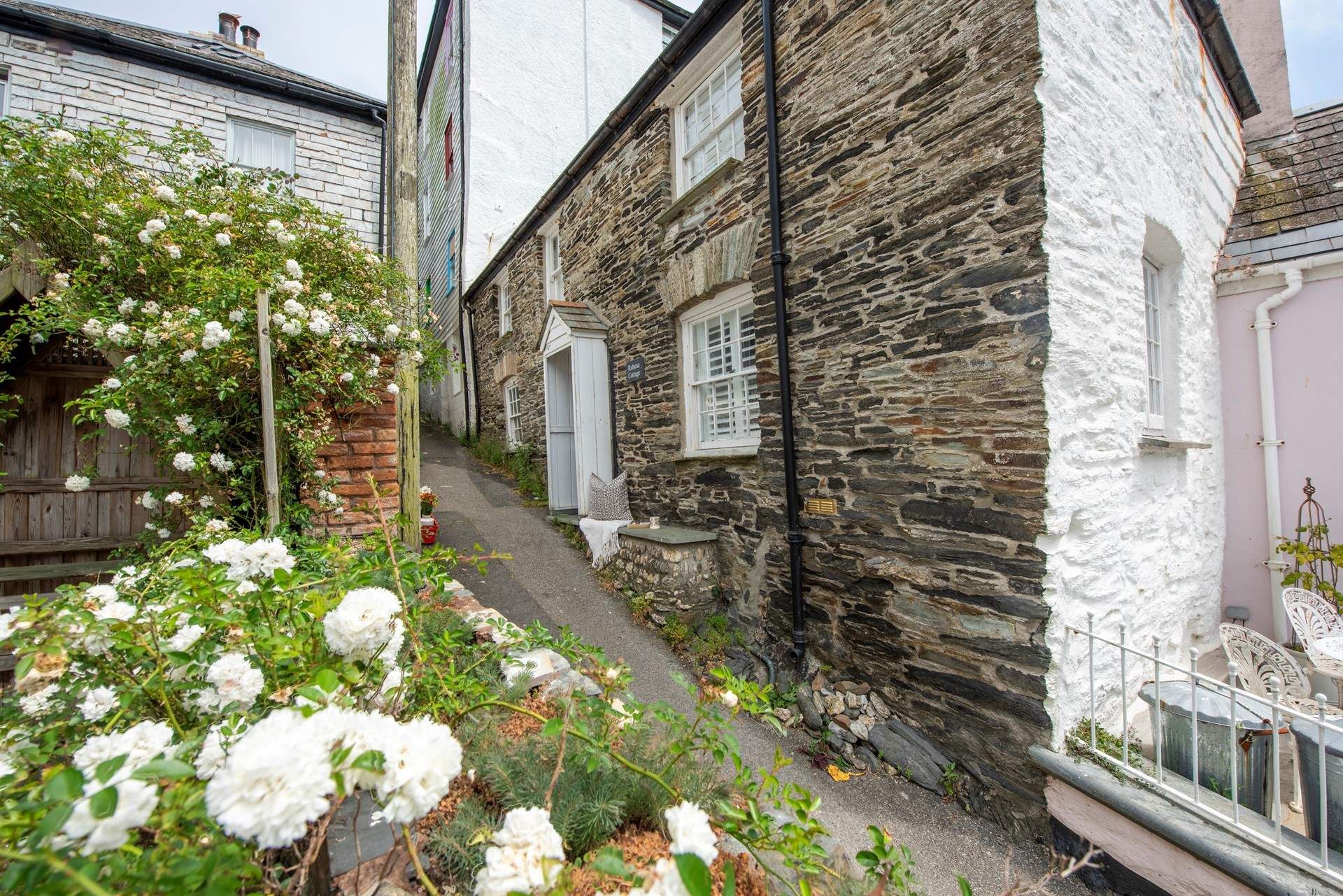 Rubena Cottage is set on a quiet little alley in the heart of the village.