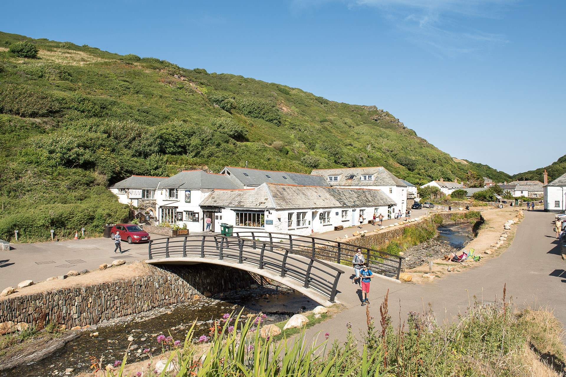 A little further up the coast you'll find the village of Boscastle. 