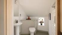 The en suite cloakroom for the twin bedroom