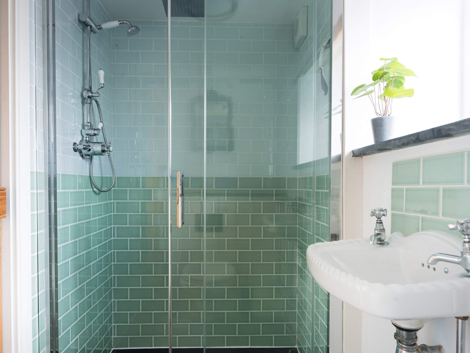 Lovely styling in the large downstairs shower.