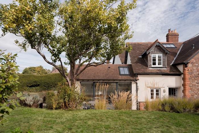 Elm Cottage is a 3 bedroom, dog friendly cottage near the sea near Minehead, Somerset.