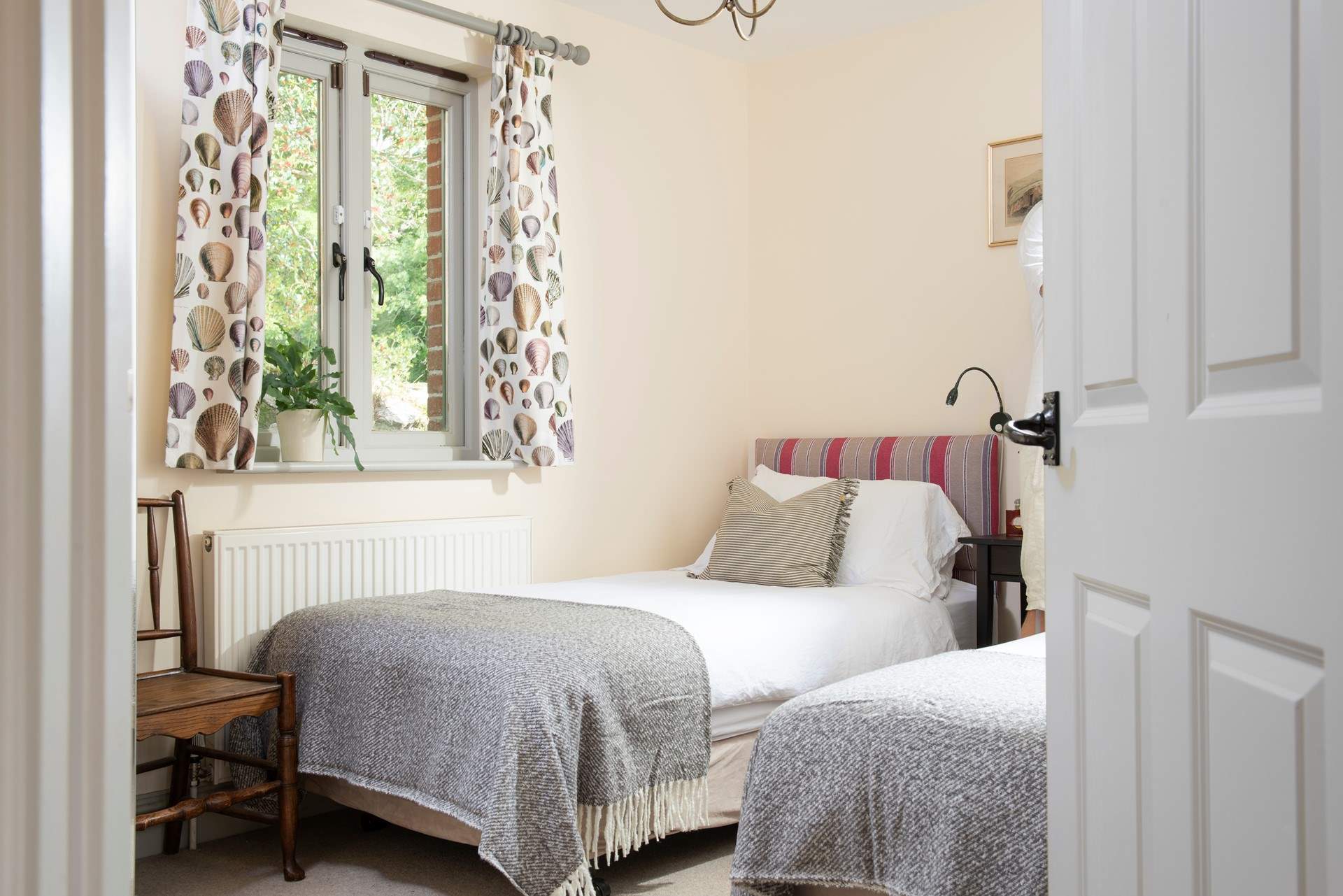 Welcome to the twin bedroom. 