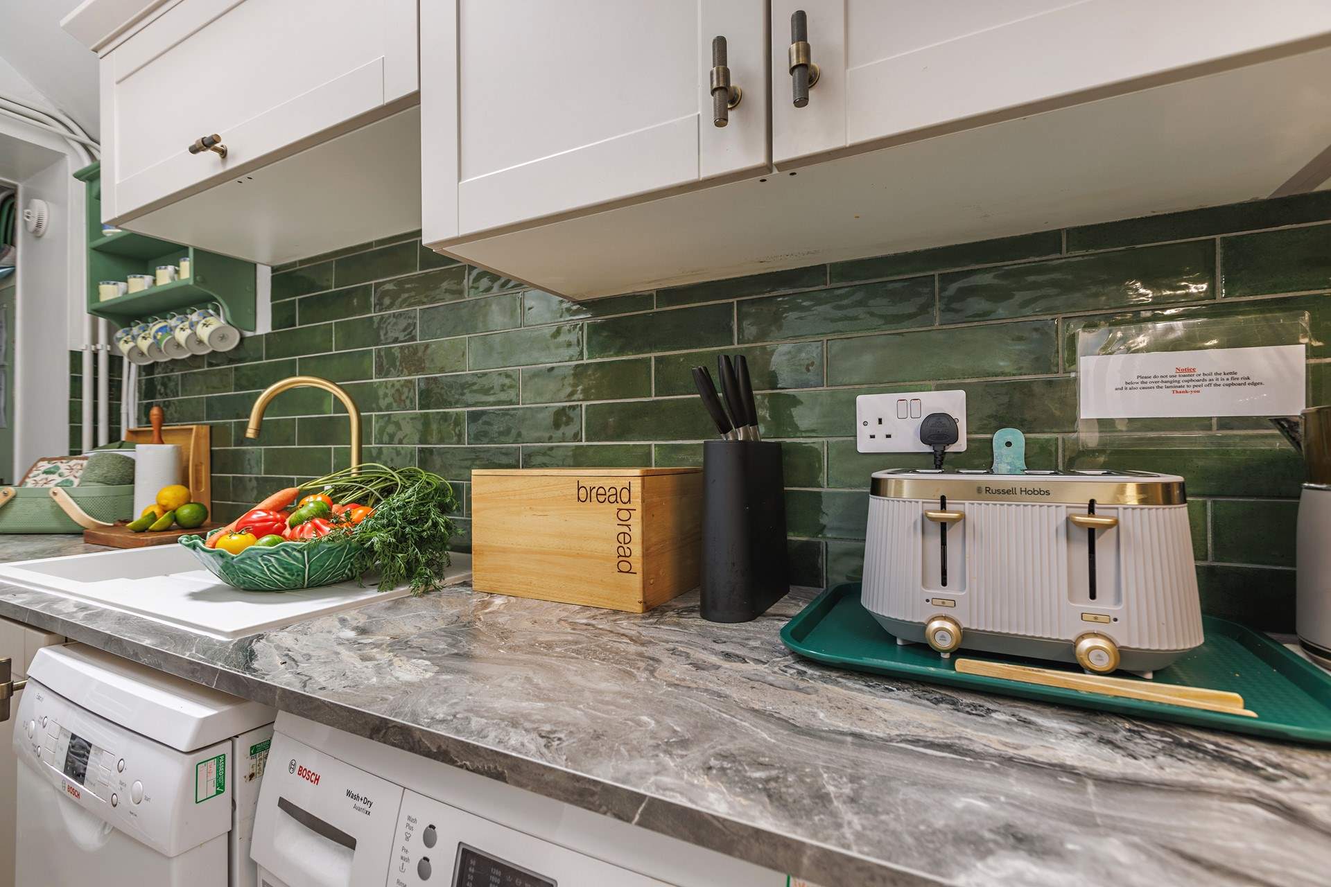 The well-equipped kitchen has all you need to rustle up some holiday treats.