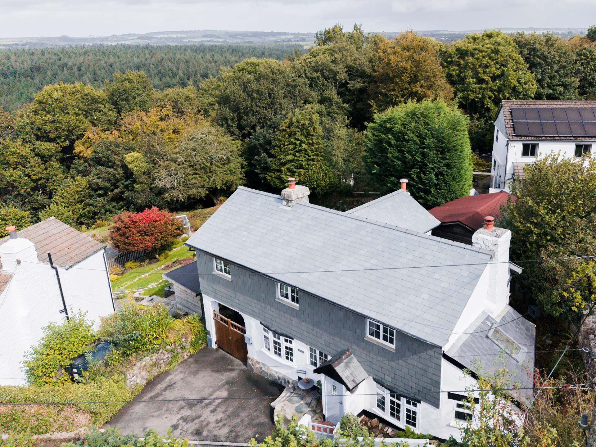 Hillside View has ample parking for one car. If you bring two cars simply follow the lane down and park on the road. Please note, you will need to climb the hill back up to the house.