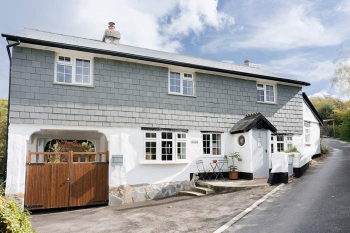 Hillside View is a 3 bedroom, dog friendly holiday cottage near Tavistock, Dartmoor.