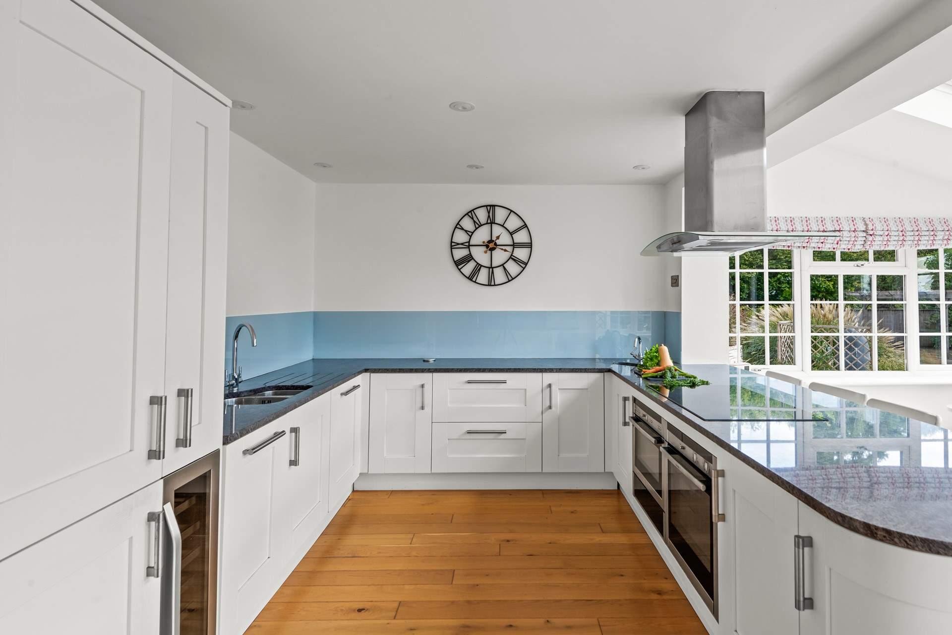 The chef of the group will appreciate and enjoy the large, well-equipped kitchen space.